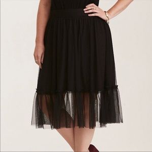 Torrid 2x black mesh midi skirt